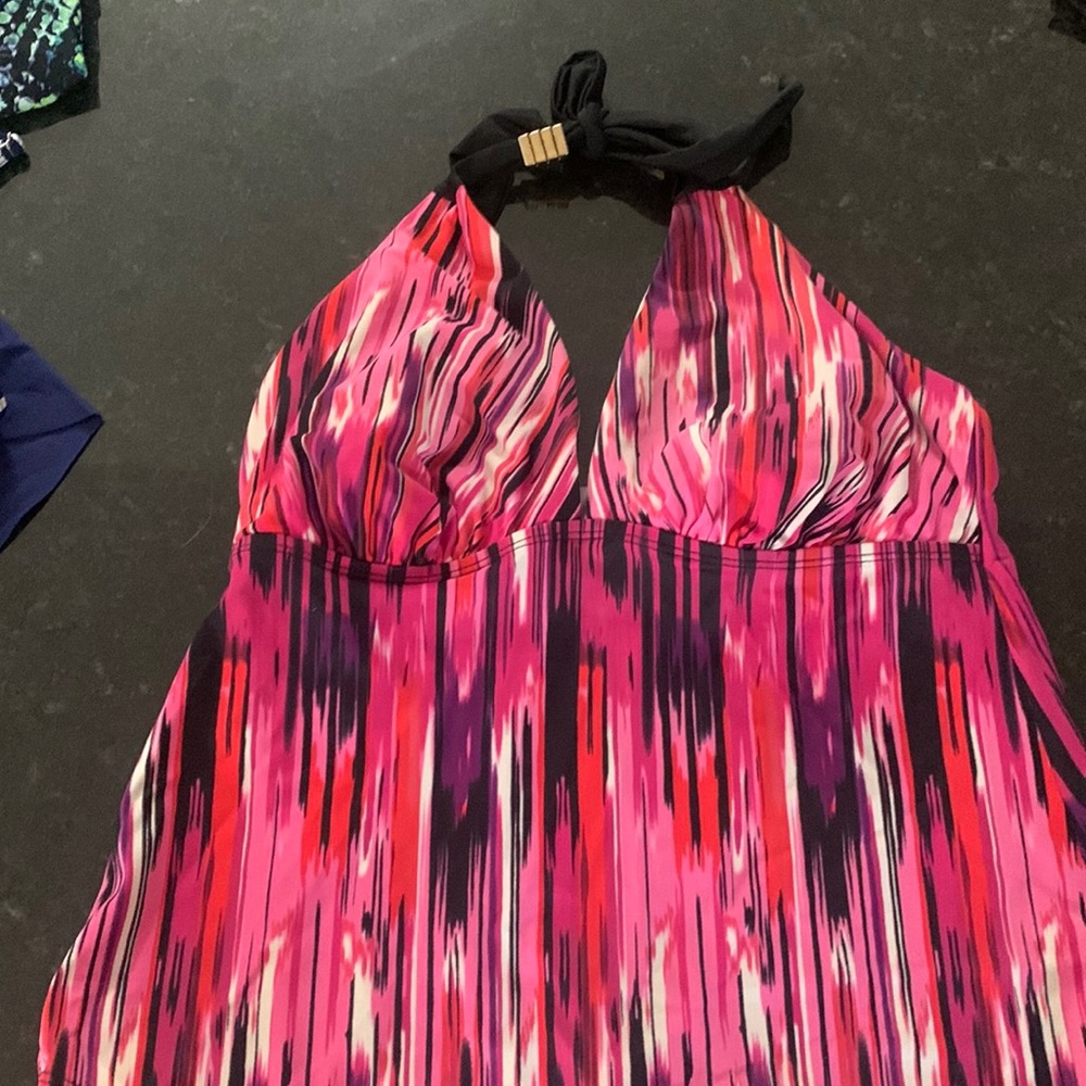 Halter top tankini! Very flattering especially if you have cleavage.  10-medium